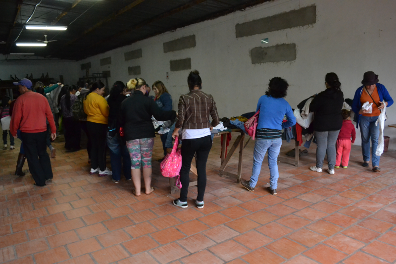 Segue a entrega de donativos da Campanha do Agasalho